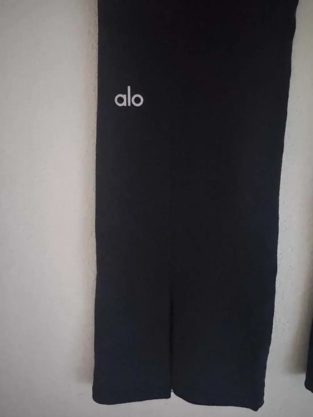 ALO Yoga Size S Airbrush High-waist Flutter Legging Black Split Hem